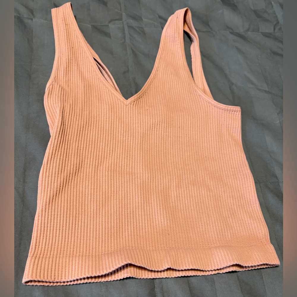 Peach Ribbed Knit Tank Top.  V Neck.